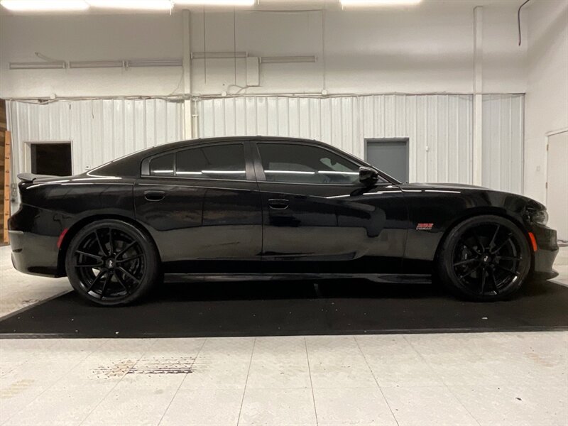 2018 Dodge Charger R/T Scat Pack Sedan/ 392 V8 6.4L HEMI/ 24,000 MILE  / 1-OWNER LOCAL / Technology Pkg / Heated & Cooled Seats / Sunroof / 22 " WHEELS / Sharp & Clean !! - Photo 4 - Gladstone, OR 97027