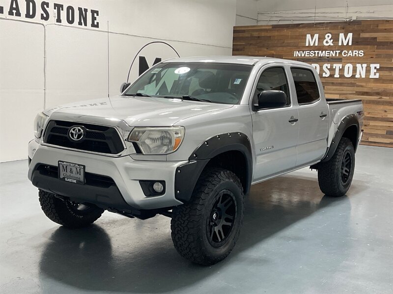 2012 Toyota Tacoma V6 SR5 TRD OFF RD  4X4 / 6-SPEED MANUAL / LIFTED  / DOUBLE CAB / LOCAL w. ZERO RUST / Backup Camera - Photo 1 - Gladstone, OR 97027