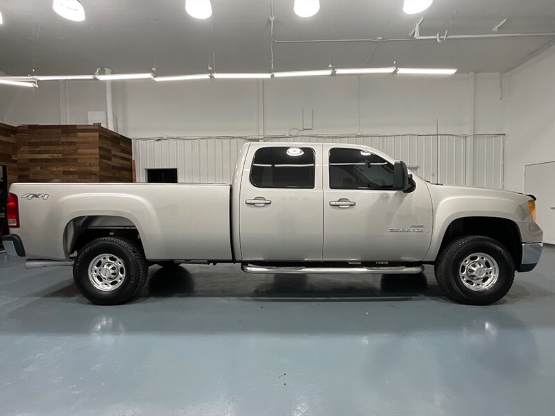 2007 GMC Sierra 2500 SLT Crew Cab 4X4 /6.6L DURAMAX DIESEL / ZERO RUST  / Leather & Heated Seats / LONG BED - Photo 4 - Gladstone, OR 97027