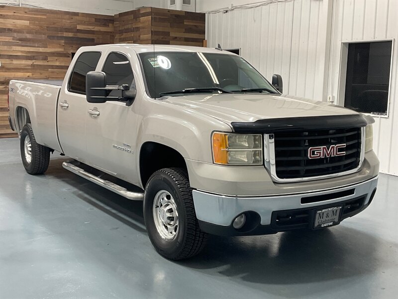 2007 GMC Sierra 2500 SLT Crew Cab 4X4 /6.6L DURAMAX DIESEL / ZERO RUST  / Leather & Heated Seats / LONG BED - Photo 2 - Gladstone, OR 97027