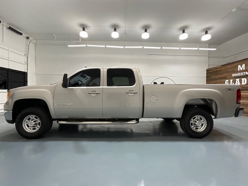 2007 GMC Sierra 2500 SLT Crew Cab 4X4 /6.6L DURAMAX DIESEL / ZERO RUST  / Leather & Heated Seats / LONG BED - Photo 3 - Gladstone, OR 97027