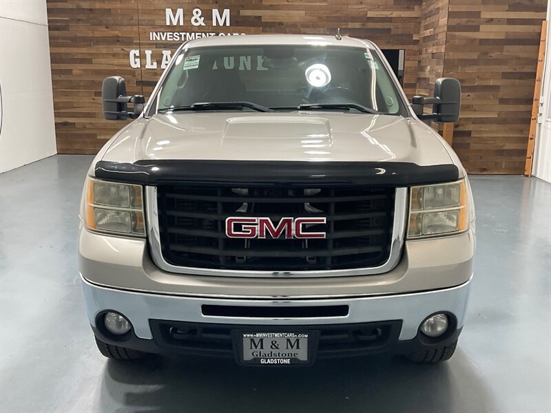 2007 GMC Sierra 2500 SLT Crew Cab 4X4 /6.6L DURAMAX DIESEL / ZERO RUST  / Leather & Heated Seats / LONG BED - Photo 5 - Gladstone, OR 97027