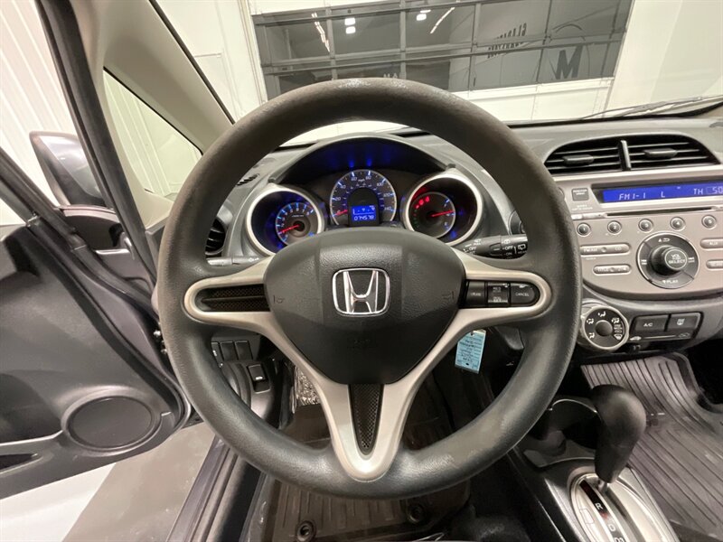 2013 Honda Fit Hatchback / 4Cyl / BRAND NEW TIRES/  74,000 MILES   - Photo 19 - Gladstone, OR 97027