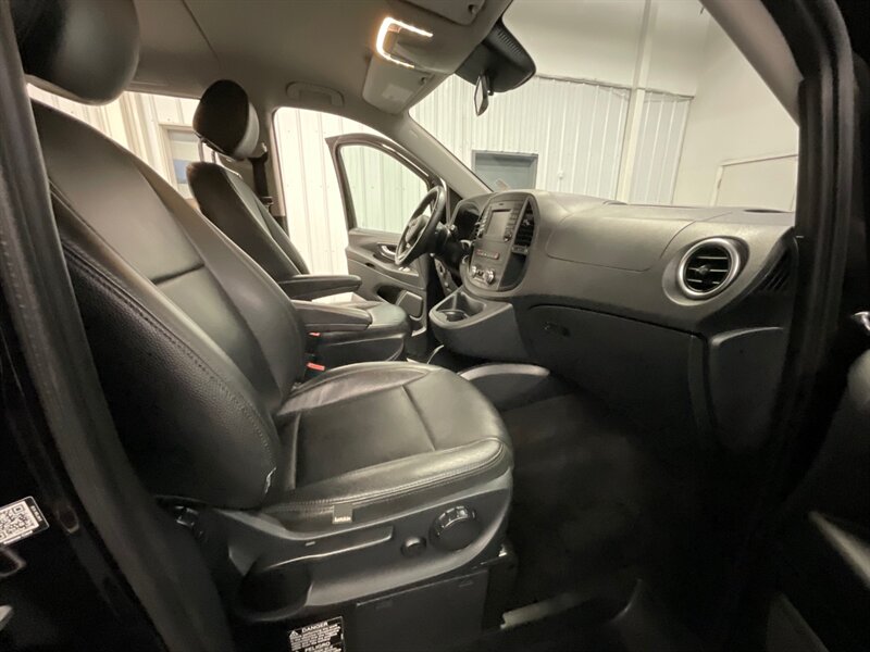 2018 Mercedes-Benz Metris Passenger Minivan / ONE OWNER / LOW MILES / CLEAN  MINT CONDITION / 7 PASSENGER / LOCAL OREGON /1 OWNER - Photo 15 - Gladstone, OR 97027