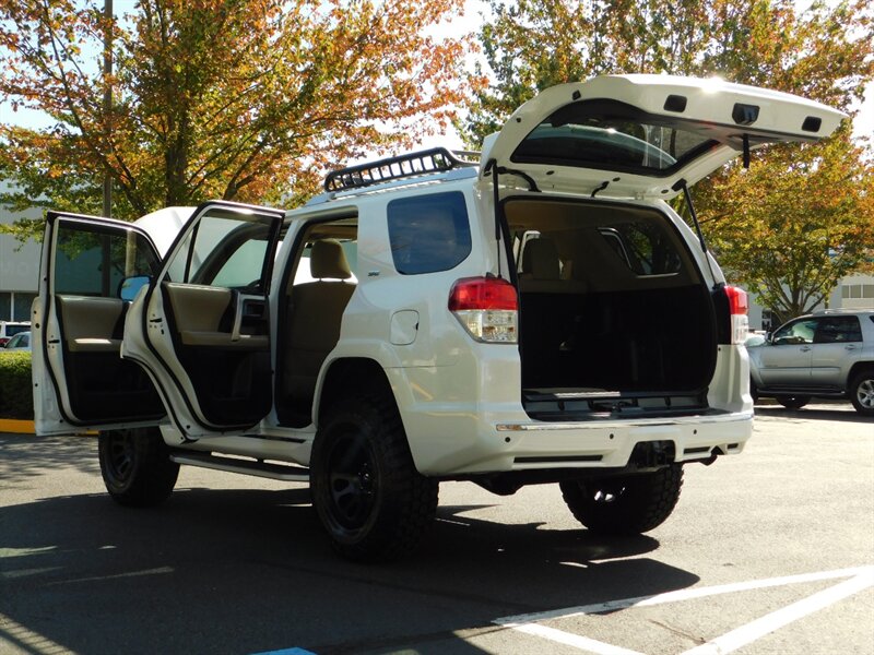 2013 Toyota 4Runner SR5 4X4 / V6 4.0L / SUNROOF / 1-OWNER / LIFTED