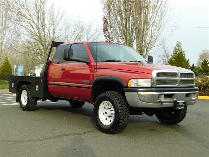 1999 Dodge Ram 2500 SLT 4X4 5.9L DIESEL / 5-SPEED / FLAT BED /1-OWNER   - Photo 2 - Portland, OR 97217