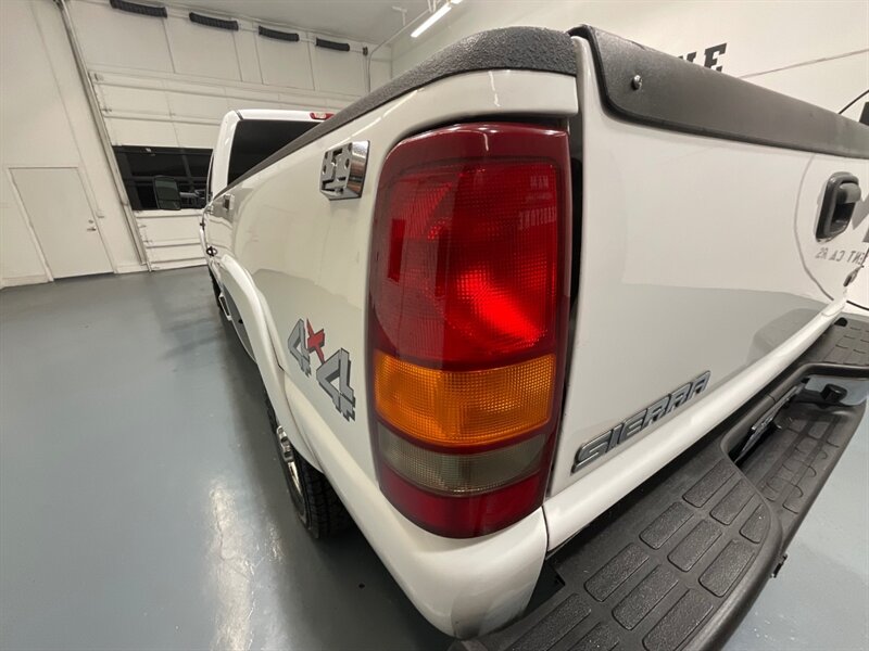 2002 GMC Sierra 2500HD SLE Extended Cab 4X4 / 8.1L V8 / 73,000 MILES  / LONG BED / LOCAL OREGON TRUCK / ZERO RUST - Photo 29 - Gladstone, OR 97027