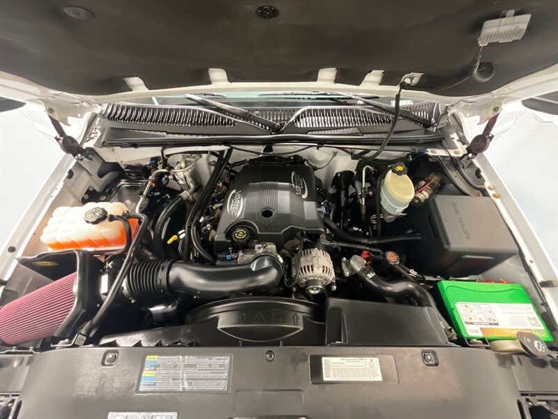 2002 GMC Sierra 2500HD SLE Extended Cab 4X4 / 8.1L V8 / 73,000 MILES  / LONG BED / LOCAL OREGON TRUCK / ZERO RUST - Photo 48 - Gladstone, OR 97027