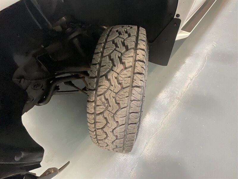 2002 GMC Sierra 2500HD SLE Extended Cab 4X4 / 8.1L V8 / 73,000 MILES  / LONG BED / LOCAL OREGON TRUCK / ZERO RUST - Photo 24 - Gladstone, OR 97027