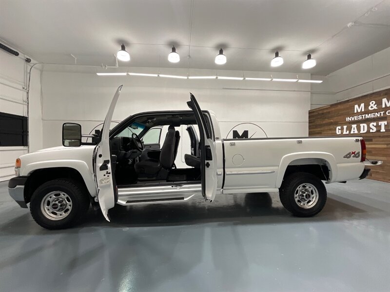 2002 GMC Sierra 2500HD SLE Extended Cab 4X4 / 8.1L V8 / 73,000 MILES  / LONG BED / LOCAL OREGON TRUCK / ZERO RUST - Photo 11 - Gladstone, OR 97027