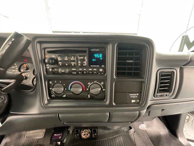 2002 GMC Sierra 2500HD SLE Extended Cab 4X4 / 8.1L V8 / 73,000 MILES  / LONG BED / LOCAL OREGON TRUCK / ZERO RUST - Photo 18 - Gladstone, OR 97027