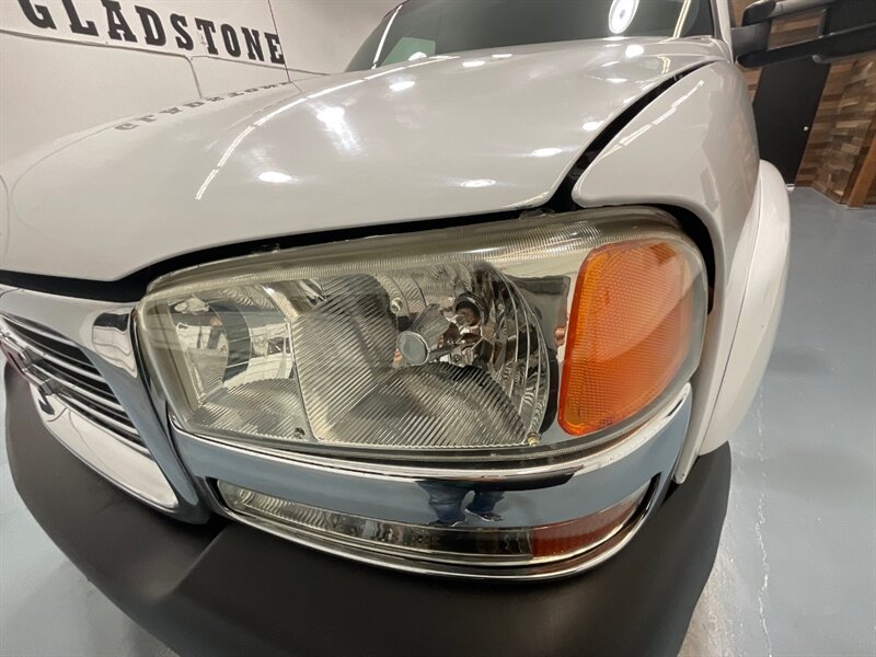 2002 GMC Sierra 2500HD SLE Extended Cab 4X4 / 8.1L V8 / 73,000 MILES  / LONG BED / LOCAL OREGON TRUCK / ZERO RUST - Photo 26 - Gladstone, OR 97027