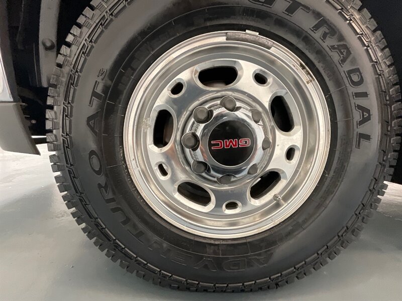 2002 GMC Sierra 2500HD SLE Extended Cab 4X4 / 8.1L V8 / 73,000 MILES  / LONG BED / LOCAL OREGON TRUCK / ZERO RUST - Photo 47 - Gladstone, OR 97027