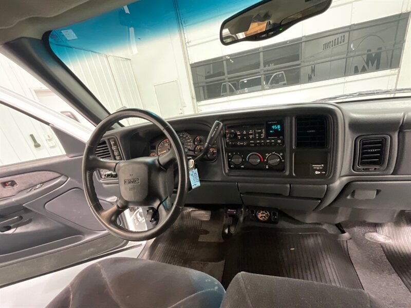 2002 GMC Sierra 2500HD SLE Extended Cab 4X4 / 8.1L V8 / 73,000 MILES  / LONG BED / LOCAL OREGON TRUCK / ZERO RUST - Photo 38 - Gladstone, OR 97027