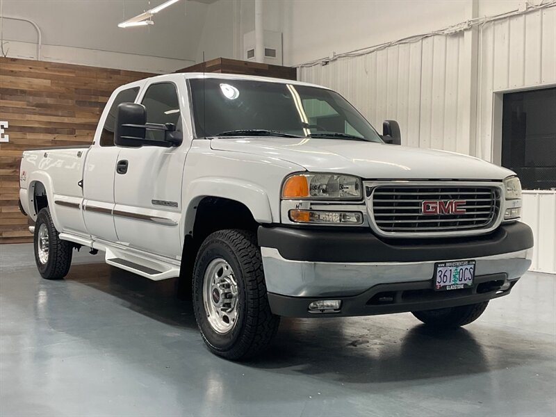 2002 GMC Sierra 2500HD SLE Extended Cab 4X4 / 8.1L V8 / 73,000 MILES  / LONG BED / LOCAL OREGON TRUCK / ZERO RUST