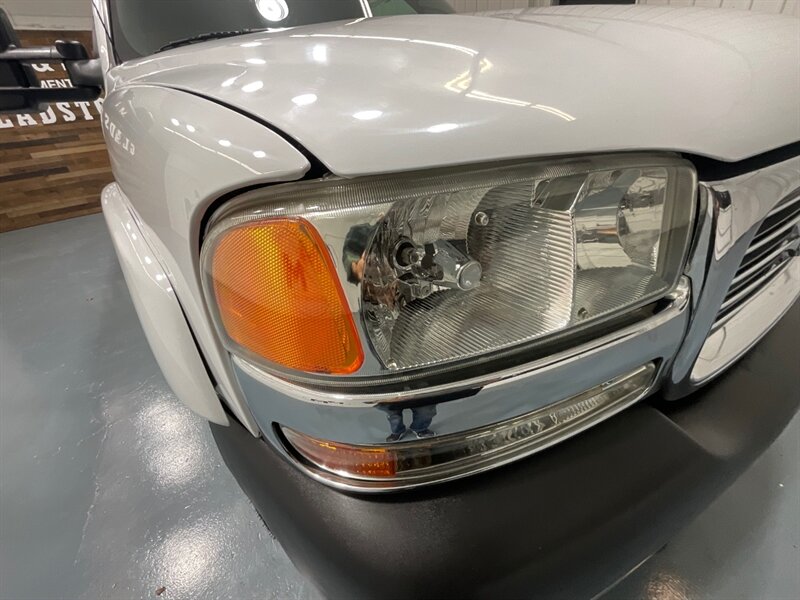 2002 GMC Sierra 2500HD SLE Extended Cab 4X4 / 8.1L V8 / 73,000 MILES  / LONG BED / LOCAL OREGON TRUCK / ZERO RUST - Photo 27 - Gladstone, OR 97027