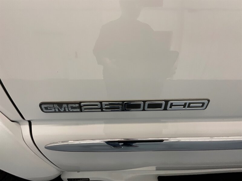 2002 GMC Sierra 2500HD SLE Extended Cab 4X4 / 8.1L V8 / 73,000 MILES  / LONG BED / LOCAL OREGON TRUCK / ZERO RUST - Photo 45 - Gladstone, OR 97027