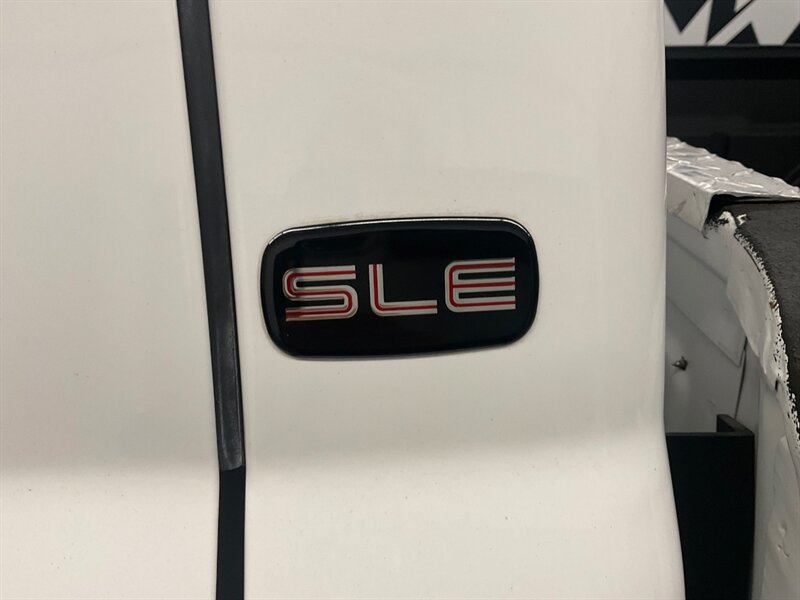 2002 GMC Sierra 2500HD SLE Extended Cab 4X4 / 8.1L V8 / 73,000 MILES  / LONG BED / LOCAL OREGON TRUCK / ZERO RUST - Photo 44 - Gladstone, OR 97027