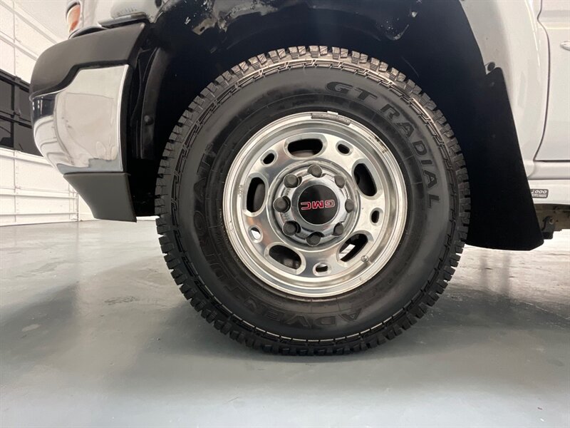 2002 GMC Sierra 2500HD SLE Extended Cab 4X4 / 8.1L V8 / 73,000 MILES  / LONG BED / LOCAL OREGON TRUCK / ZERO RUST - Photo 23 - Gladstone, OR 97027