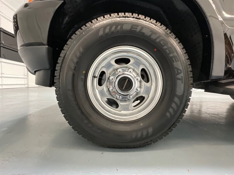 2002 Ford Excursion Limited 4X4 / 7.3L DIESEL / ONLY 92,000 MILES / 100% ZERO RUST / NEW TIRES / ALL STOCK / COLLECTOR QUALITY - Photo 23 - Gladstone, OR 97027