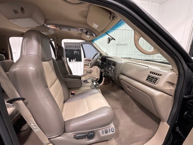 2002 Ford Excursion Limited 4X4 / 7.3L DIESEL / ONLY 92,000 MILES / 100% ZERO RUST / NEW TIRES / ALL STOCK / COLLECTOR QUALITY - Photo 15 - Gladstone, OR 97027