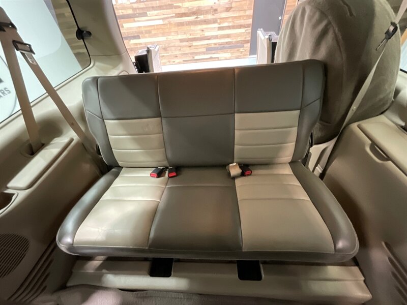 2002 Ford Excursion Limited 4X4 / 7.3L DIESEL / ONLY 92,000 MILES / 100% ZERO RUST / NEW TIRES / ALL STOCK / COLLECTOR QUALITY - Photo 11 - Gladstone, OR 97027