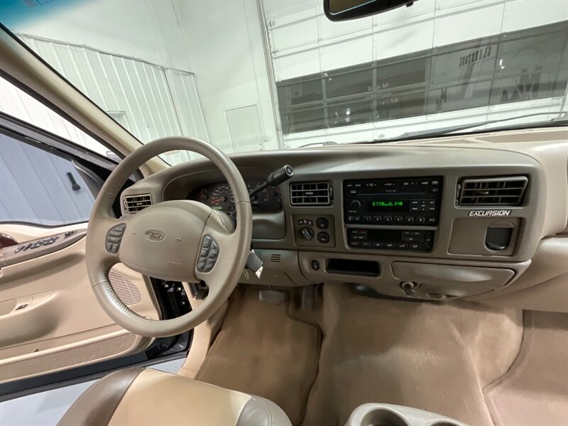 2002 Ford Excursion Limited 4X4 / 7.3L DIESEL / ONLY 92,000 MILES / 100% ZERO RUST / NEW TIRES / ALL STOCK / COLLECTOR QUALITY - Photo 41 - Gladstone, OR 97027