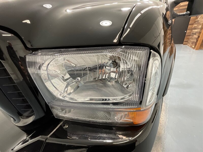 2002 Ford Excursion Limited 4X4 / 7.3L DIESEL / ONLY 92,000 MILES / 100% ZERO RUST / NEW TIRES / ALL STOCK / COLLECTOR QUALITY - Photo 26 - Gladstone, OR 97027