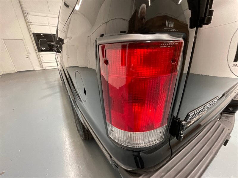 2002 Ford Excursion Limited 4X4 / 7.3L DIESEL / ONLY 92,000 MILES / 100% ZERO RUST / NEW TIRES / ALL STOCK / COLLECTOR QUALITY - Photo 29 - Gladstone, OR 97027