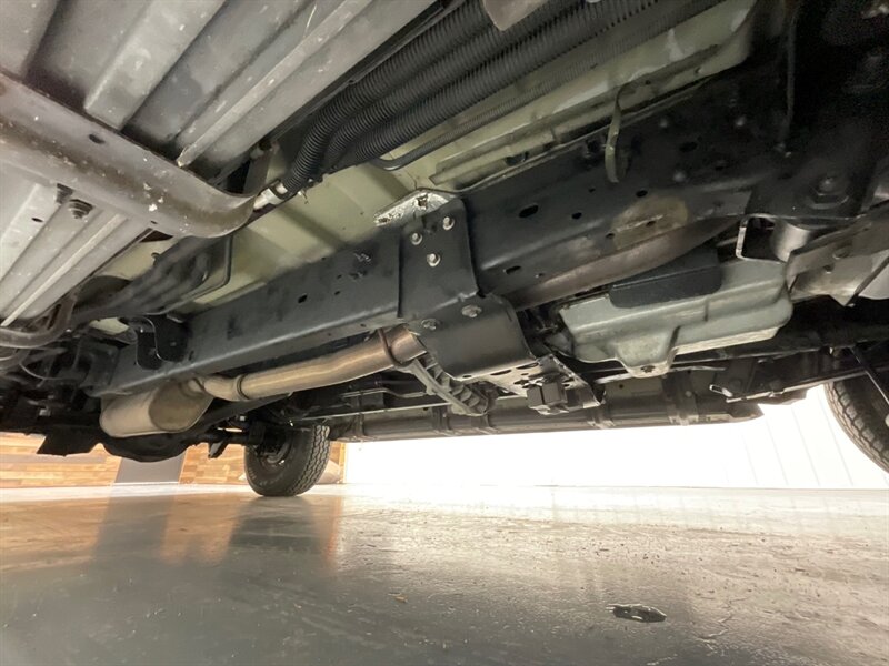 2002 Ford Excursion Limited 4X4 / 7.3L DIESEL / ONLY 92,000 MILES / 100% ZERO RUST / NEW TIRES / ALL STOCK / COLLECTOR QUALITY - Photo 54 - Gladstone, OR 97027