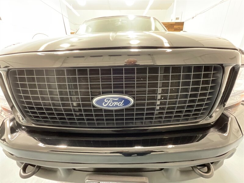 2002 Ford Excursion Limited 4X4 / 7.3L DIESEL / ONLY 92,000 MILES / 100% ZERO RUST / NEW TIRES / ALL STOCK / COLLECTOR QUALITY - Photo 30 - Gladstone, OR 97027