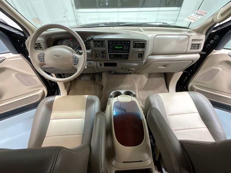 2002 Ford Excursion Limited 4X4 / 7.3L DIESEL / ONLY 92,000 MILES / 100% ZERO RUST / NEW TIRES / ALL STOCK / COLLECTOR QUALITY - Photo 22 - Gladstone, OR 97027