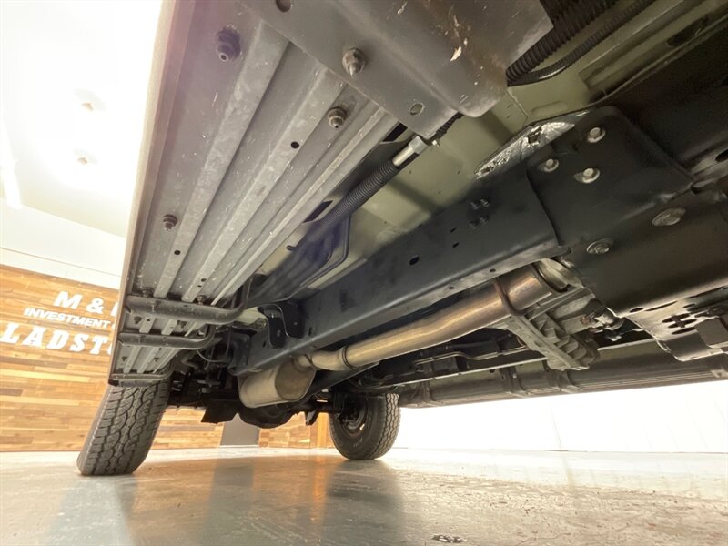 2002 Ford Excursion Limited 4X4 / 7.3L DIESEL / ONLY 92,000 MILES / 100% ZERO RUST / NEW TIRES / ALL STOCK / COLLECTOR QUALITY - Photo 55 - Gladstone, OR 97027