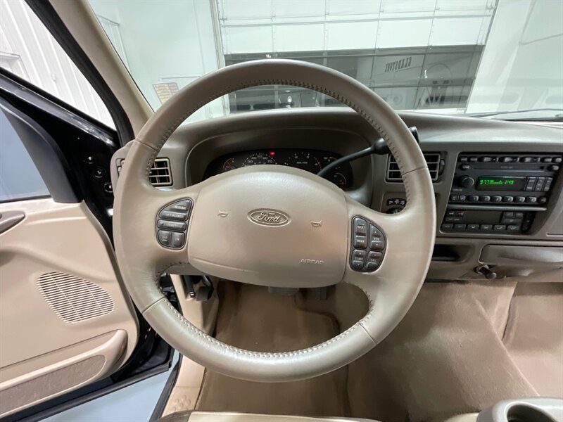 2002 Ford Excursion Limited 4X4 / 7.3L DIESEL / ONLY 92,000 MILES / 100% ZERO RUST / NEW TIRES / ALL STOCK / COLLECTOR QUALITY - Photo 20 - Gladstone, OR 97027