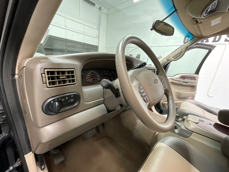 2002 Ford Excursion Limited 4X4 / 7.3L DIESEL / ONLY 92,000 MILES / 100% ZERO RUST / NEW TIRES / ALL STOCK / COLLECTOR QUALITY - Photo 45 - Gladstone, OR 97027