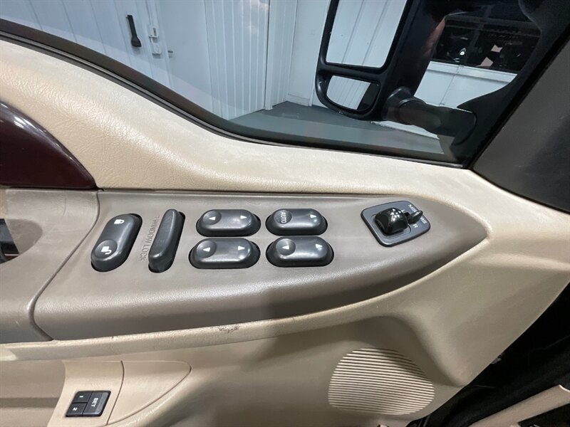 2002 Ford Excursion Limited 4X4 / 7.3L DIESEL / ONLY 92,000 MILES / 100% ZERO RUST / NEW TIRES / ALL STOCK / COLLECTOR QUALITY - Photo 42 - Gladstone, OR 97027