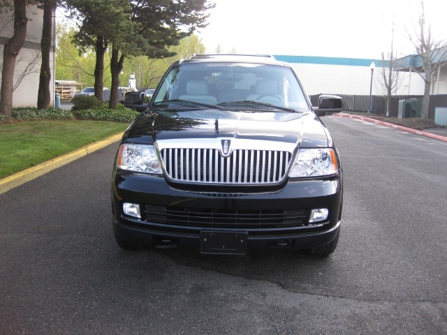 2005 Lincoln Navigator Luxury   - Photo 2 - Portland, OR 97217