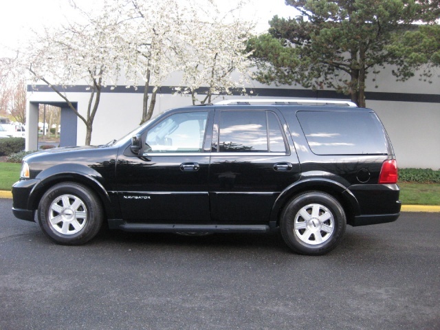 2005 Lincoln Navigator Luxury   - Photo 3 - Portland, OR 97217