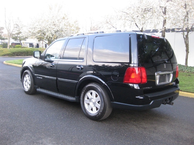 2005 Lincoln Navigator Luxury   - Photo 4 - Portland, OR 97217