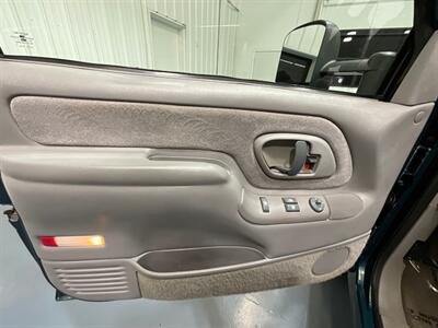 1997 Chevrolet C/K 2500 Series C2500 Silverado 6.5L TURBO DIESEL /DUMP BED  / HYDRAULIC DUMP BED / ZERO RUST / 115K Miles - Photo 34 - Gladstone, OR 97027