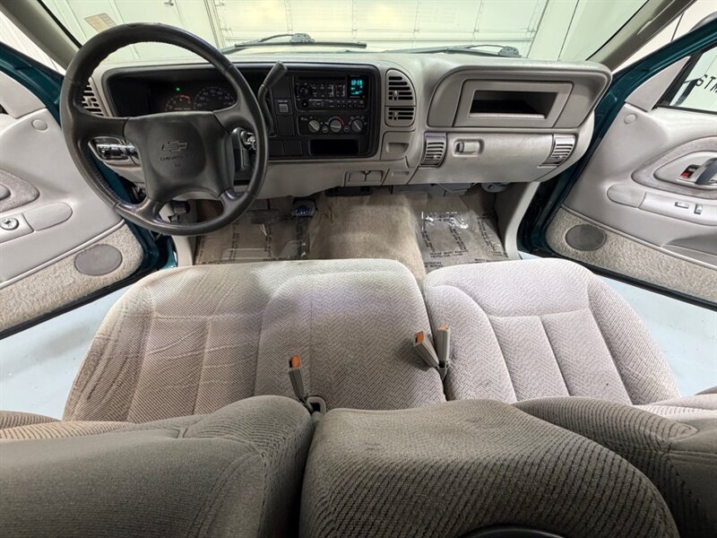1997 Chevrolet C/K 2500 C2500 Silverado 6.5L TURBO DIESEL  / ZERO RUST / 115K Miles - Photo 37 - Gladstone, OR 97027