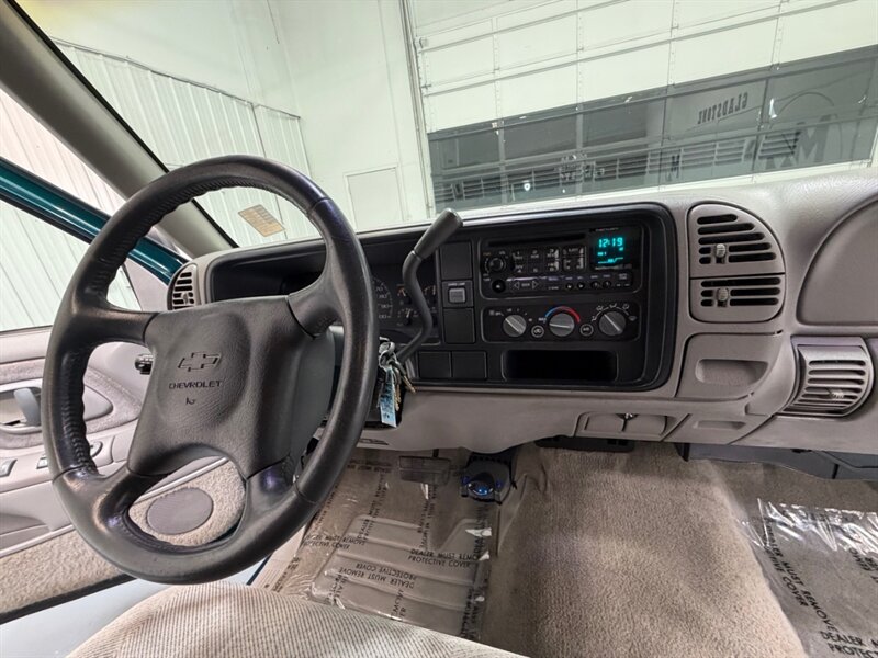 1997 Chevrolet C/K 2500 C2500 Silverado 6.5L TURBO DIESEL  / ZERO RUST / 115K Miles - Photo 33 - Gladstone, OR 97027