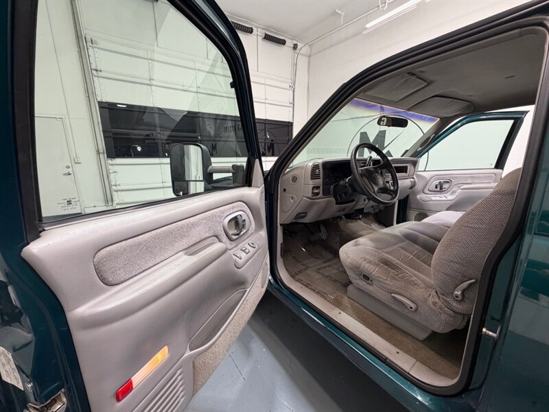 1997 Chevrolet C/K 2500 C2500 Silverado 6.5L TURBO DIESEL  / ZERO RUST / 115K Miles - Photo 30 - Gladstone, OR 97027