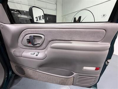 1997 Chevrolet C/K 2500 C2500 Silverado 6.5L TURBO DIESEL / ZERO RUST / 115K Miles - Photo 32 - Gladstone, OR 97027