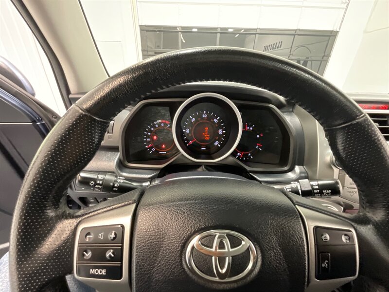 2012 Toyota 4Runner Limited 4X4 / V6 / Leather / Sunroof / Backup Cam  / LOCAL OREGON SUV - Photo 54 - Gladstone, OR 97027