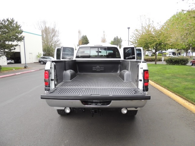 2001 Dodge Ram 2500 4X4 /LongBed/ 5.9L CUMMINS Diesel/ 5-Speed Manual   - Photo 15 - Portland, OR 97217