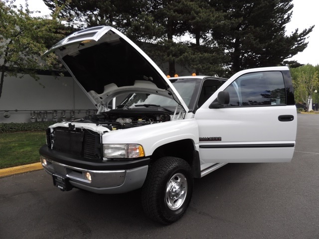 2001 Dodge Ram 2500 4X4 /LongBed/ 5.9L CUMMINS Diesel/ 5-Speed Manual   - Photo 9 - Portland, OR 97217