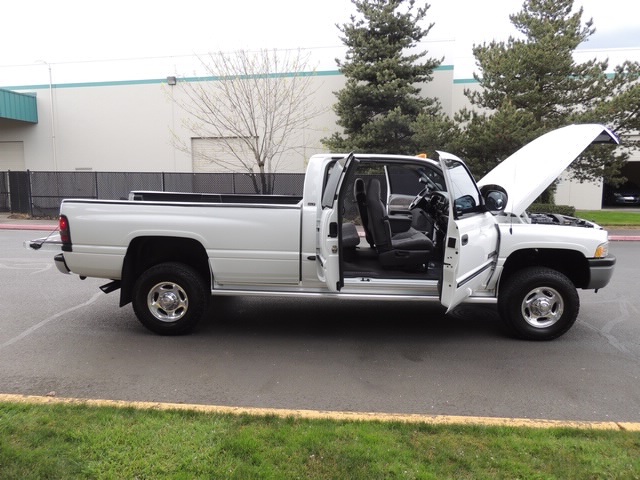 2001 Dodge Ram 2500 4X4 /LongBed/ 5.9L CUMMINS Diesel/ 5-Speed Manual   - Photo 12 - Portland, OR 97217