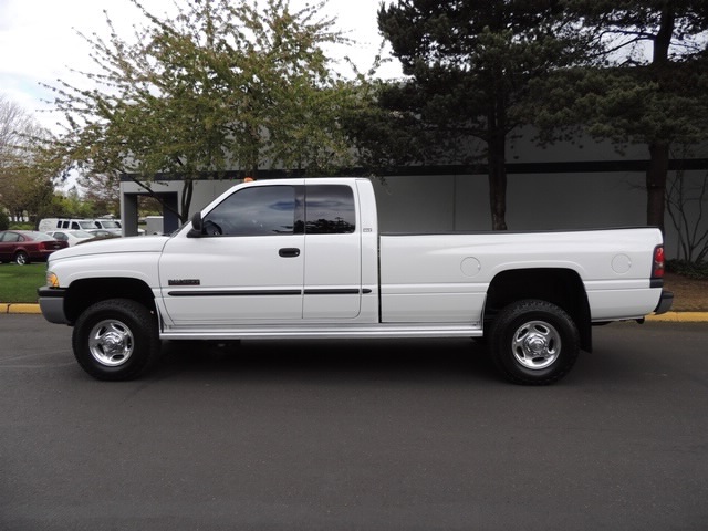 2001 Dodge Ram 2500 4X4 /LongBed/ 5.9L CUMMINS Diesel/ 5-Speed Manual   - Photo 3 - Portland, OR 97217