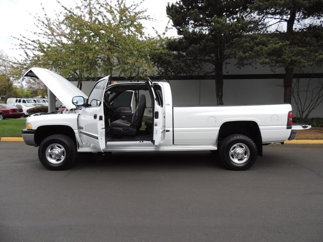 2001 Dodge Ram 2500 4X4 /LongBed/ 5.9L CUMMINS Diesel/ 5-Speed Manual   - Photo 11 - Portland, OR 97217